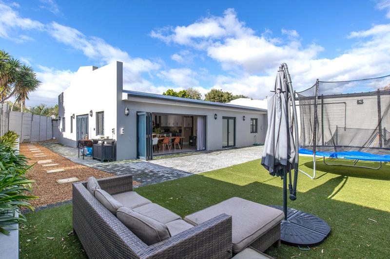 To Let 3 Bedroom Property for Rent in Constantia Western Cape